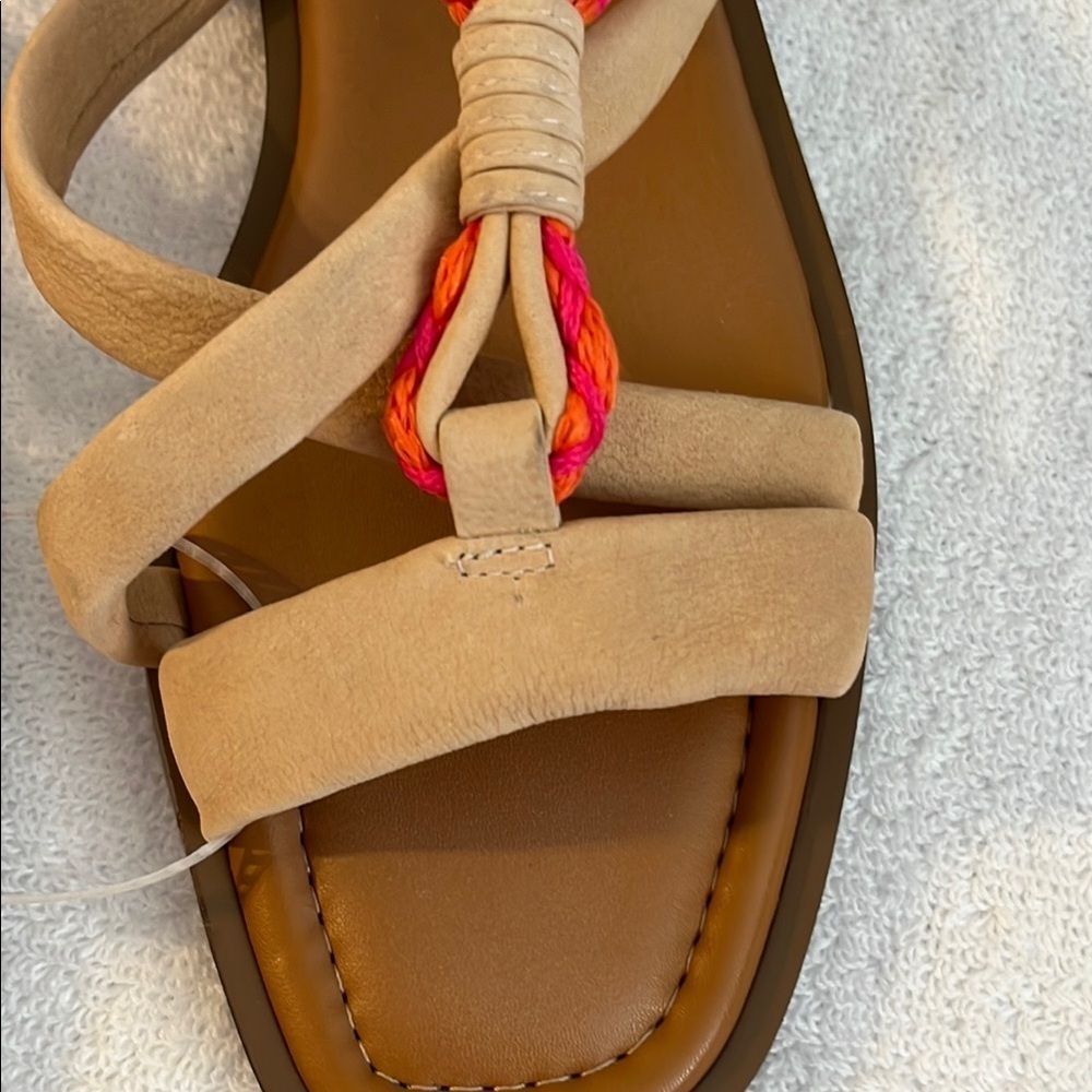 Chelsea & Violet Women's Tan and Red Sandals - Picture 3 of 10